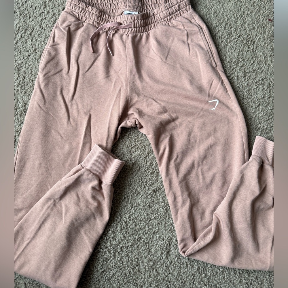 GYMSHARK Women’s pink Joggers - size small